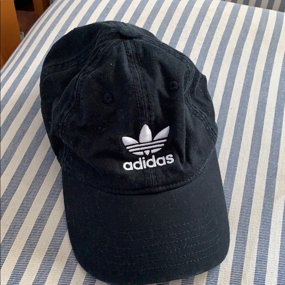 Black Adidas hat - Picture 1 of 2